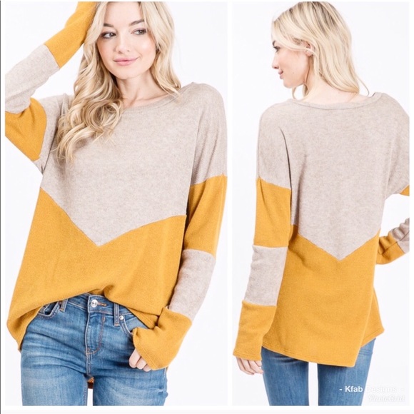 ❤️RESERVED❤️ Buttery Soft! 2 Tone Color Block Top! - Picture 5 of 8
